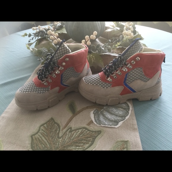 Ankle Boot - Picture 1 of 8